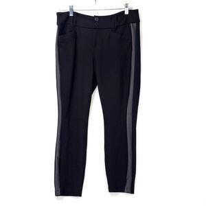 Torrid Black Stretch Pull on Joggers Size 10 Activewear Pants Gray Tuxedo Stripe